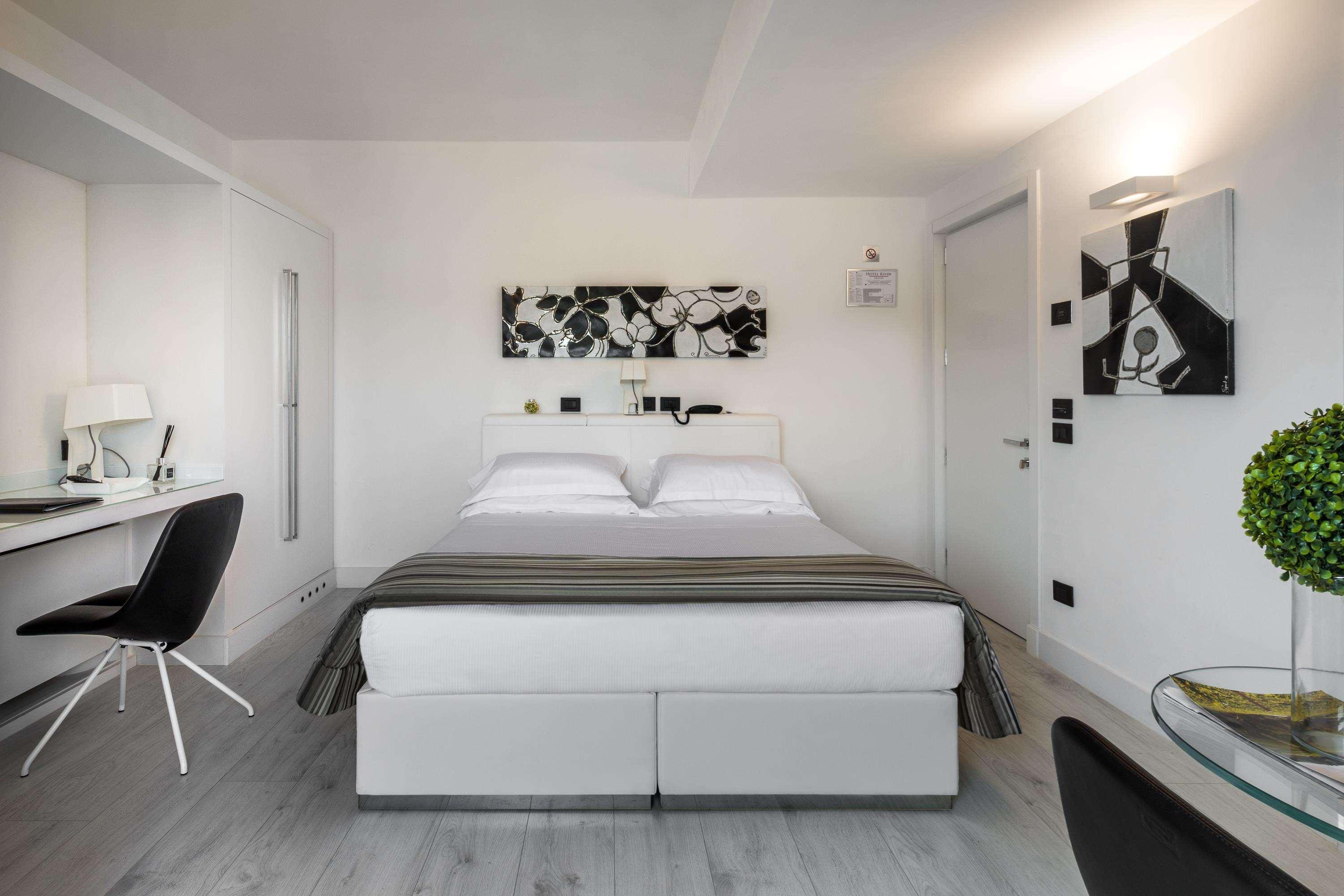 Lhp Hotel River & Spa Firenze Esterno foto A room at the hotel