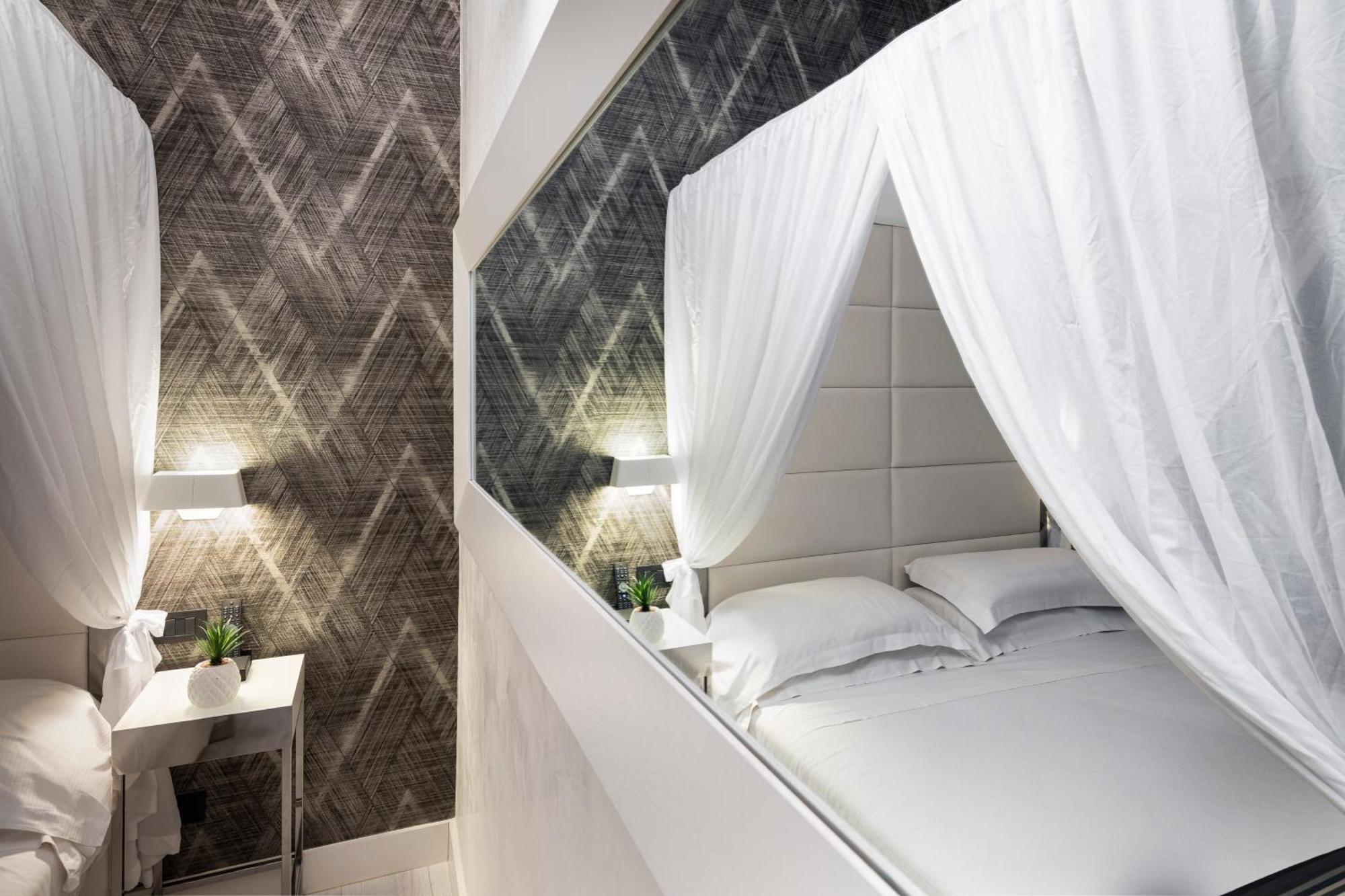 Lhp Hotel River & Spa Firenze Esterno foto A room at the hotel