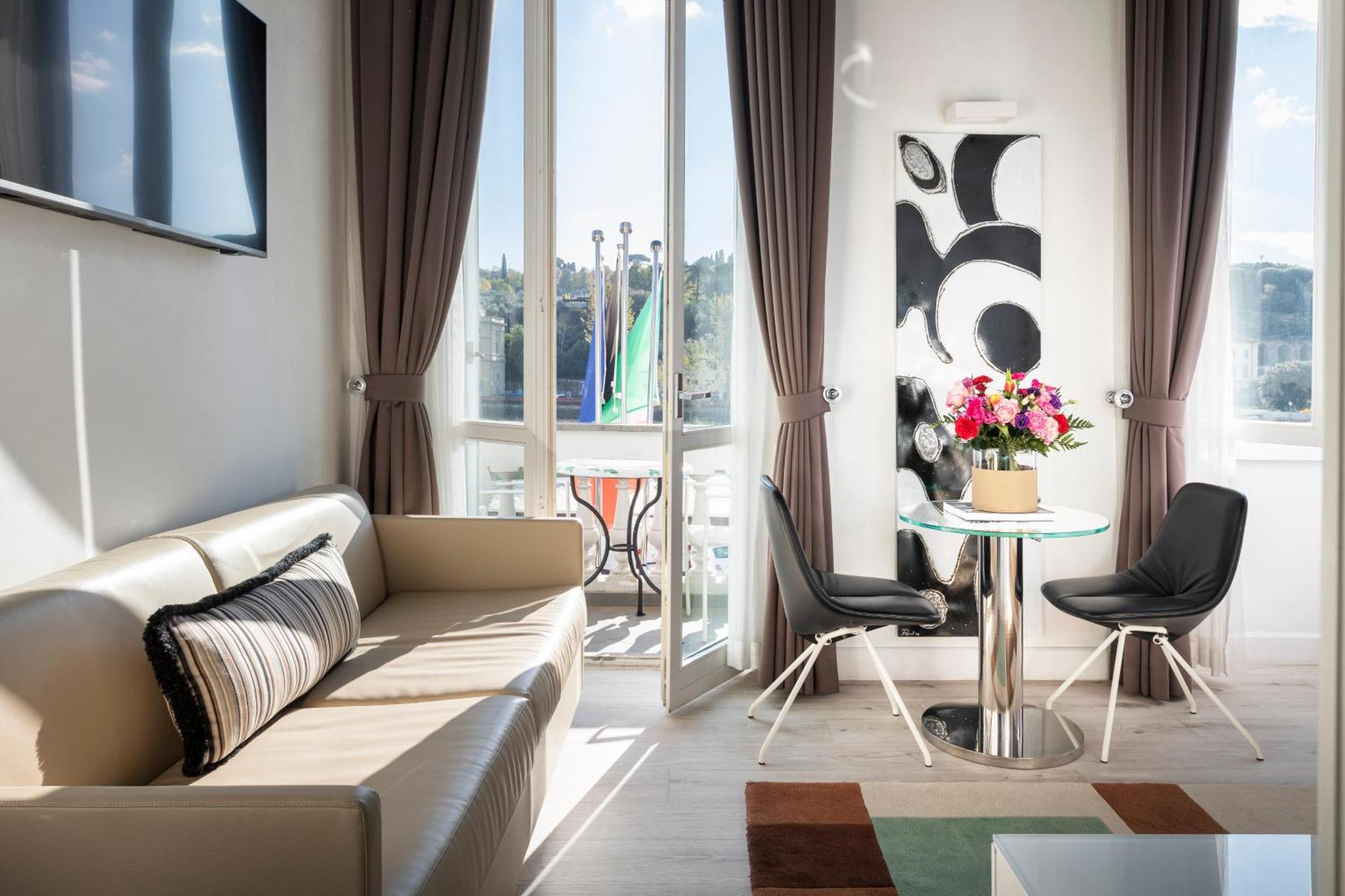 Lhp Hotel River & Spa Firenze Esterno foto A typical apartment at the hotel