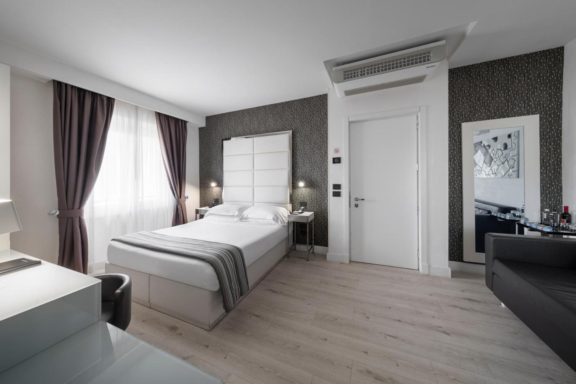 Lhp Hotel River & Spa Firenze Esterno foto A room at the hotel