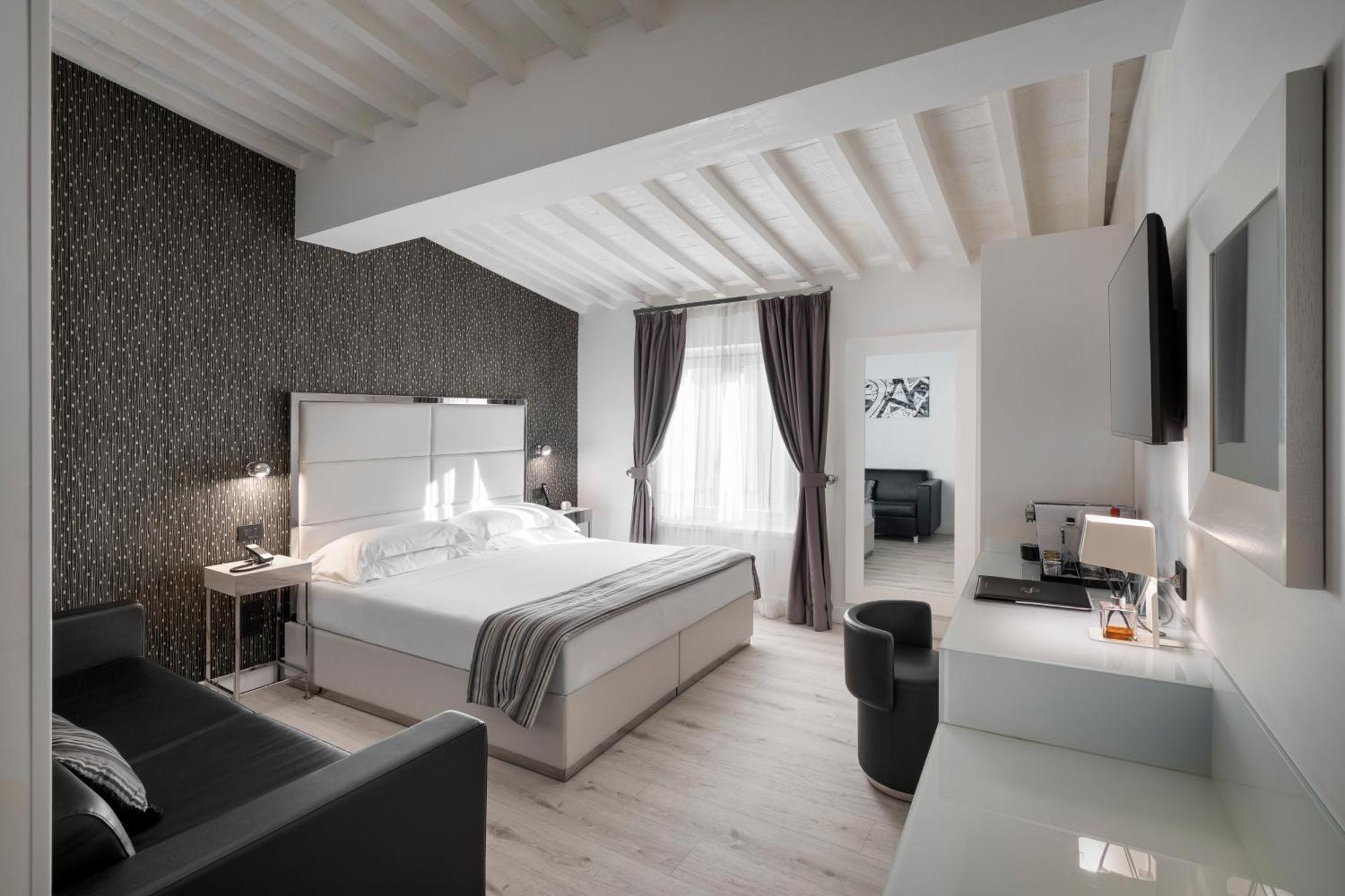 Lhp Hotel River & Spa Firenze Esterno foto A room at the hotel