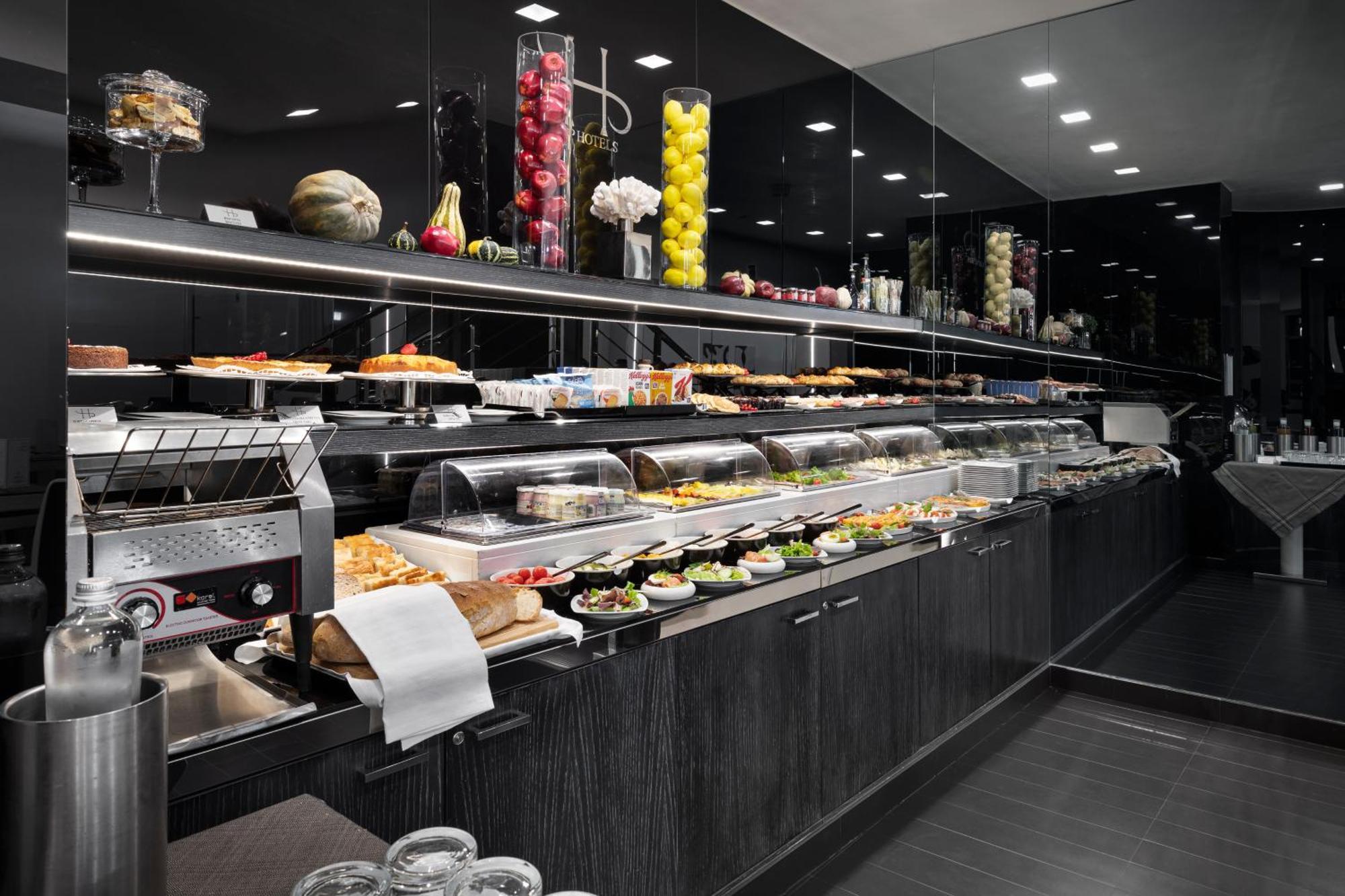 Lhp Hotel River & Spa Firenze Esterno foto Self-service counter