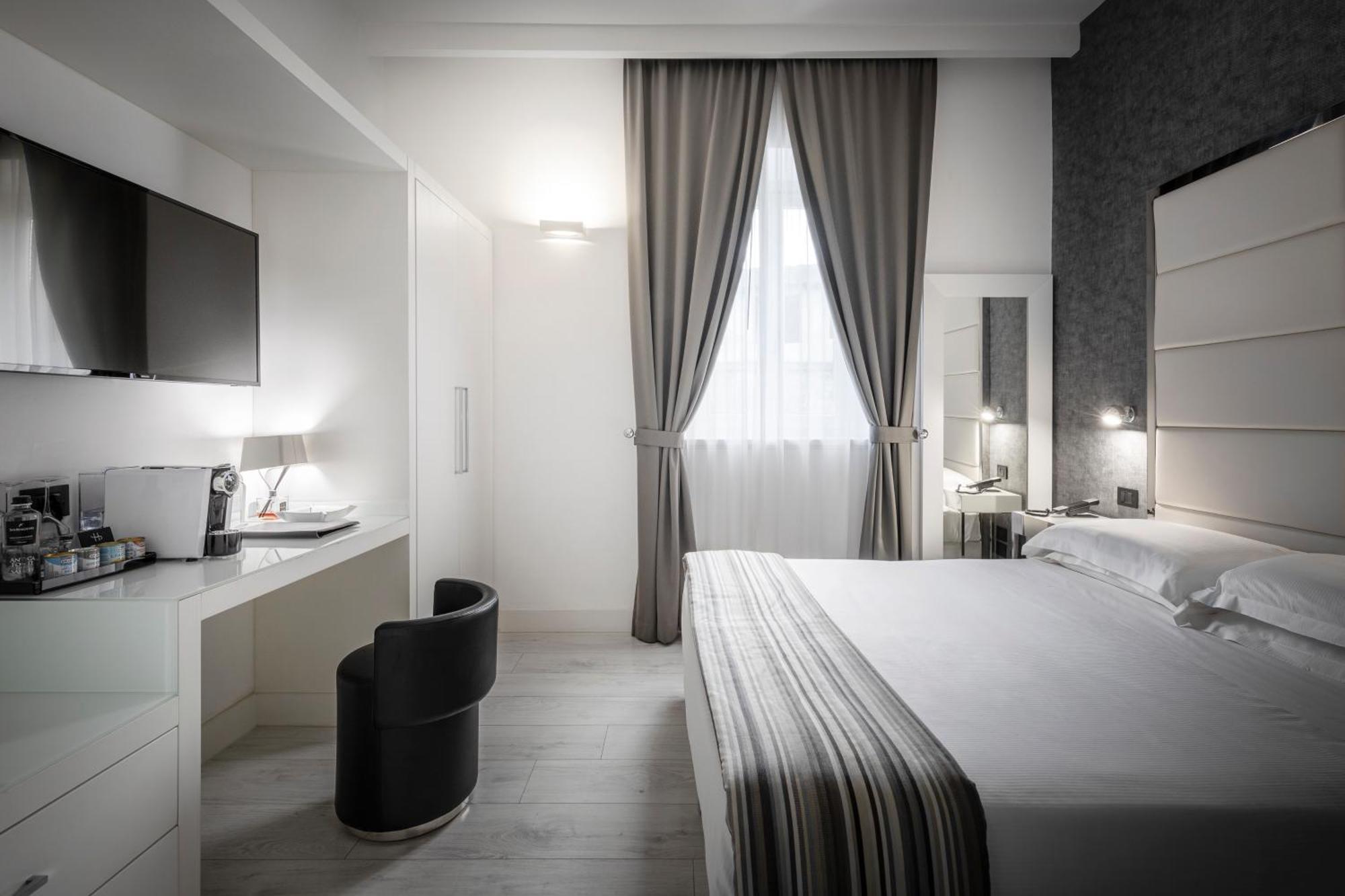 Lhp Hotel River & Spa Firenze Esterno foto A room at the hotel